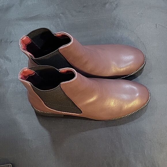 BRAND NEW UNILODY LINE STUDDED PULL SLIP-ON WOMEN"S BOOT - Picture 10 of 13